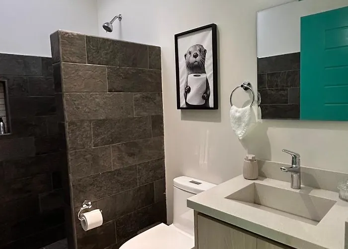 Relaxing 2br Saltwater Pool&modern Amenities Apartment
